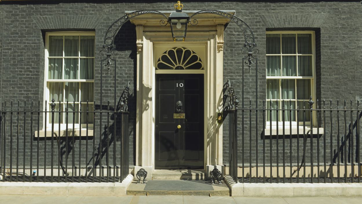 Government Help for the Long-Term Unemployed in the UK